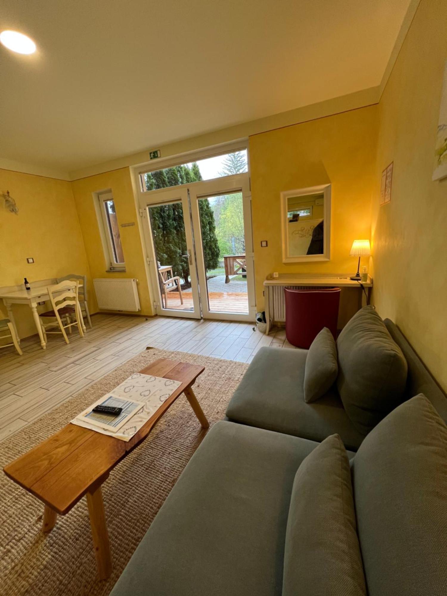 Apartments Kokl - Adults Only Radovljica Szoba fotó